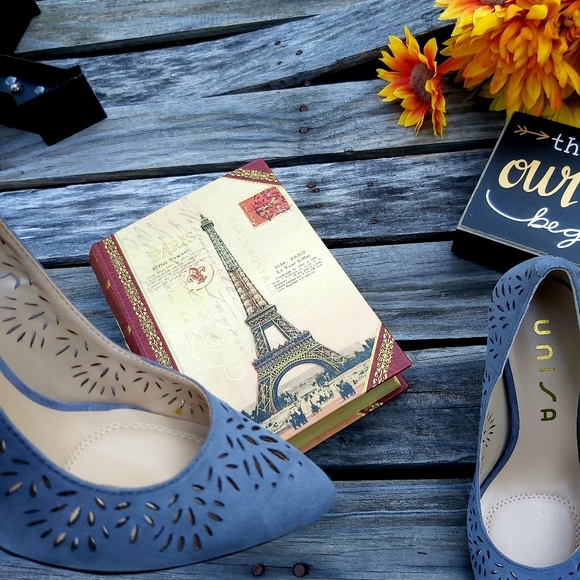 Super Deal Buy One Pair Size 6 Get Other Free Unisa Pumps - Picture 2 of 16